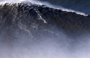 TERESA BONVALOT 5ª NA AUSTRÁLIA E BIG WEDNESDAY NA NAZARÉ