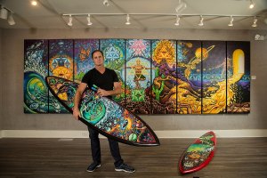 Drew Brophy, artista reconhecido na comunidade do surf, está internado; Família lança crowdfunding para cobrir os custos