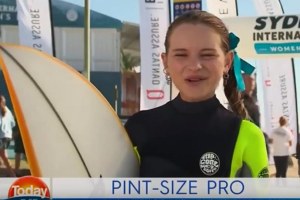 Sabre Norris num momento hilariante para a TV.