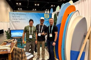 Flowt Surfboards marca presença no maior “Trade Show” de surf do mundo