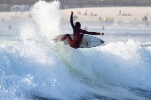 Free surf numa praia que conhece bem: Matosinhos. 