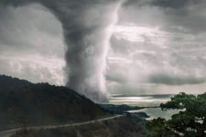 Paraíso do Surf nas Filipinas devastado por um Super Tufão