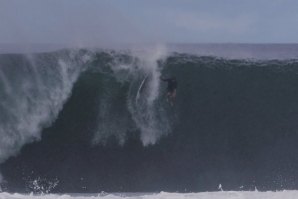 CRAZY OPENING DAY AT PIPELINE 2021!!