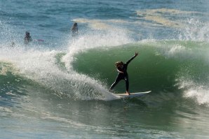 Concha Balsemão é uma das surfistas apuradas para a finalíssima em Viana.