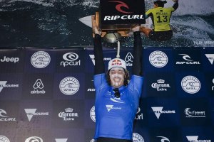 Imagens como esta, com Jordy a usar um "cap" da Red Bull, poderão ter os dias contados na WSL.