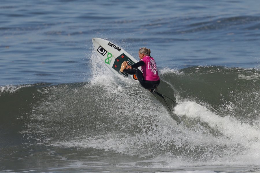 Yolanda Hopkins conseguiu a melhor onda do dia de hoje, com 8.00 pontos. Click por Miguel Sacramento
