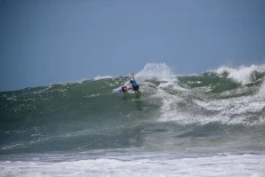 Yolanda Hopkins vence o fenómeno Erin Brooks em Punta Roca