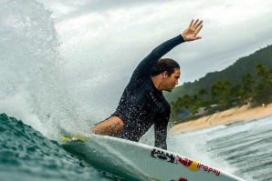 Jordy Smith focado no título em 2016.