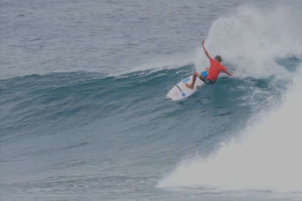 Jaime Veselko passou dez dias nas Maldivas com muito surf e diversão