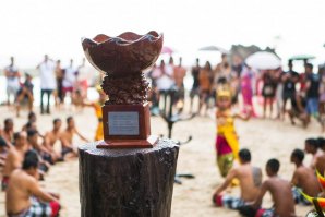 Rip Curl Cup em Padang Padang abre período de espera