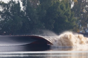 RESPONSÁVEIS DO WAVEGARDEN REAGEM À PISCINA DE ONDAS DE KELLY SLATER