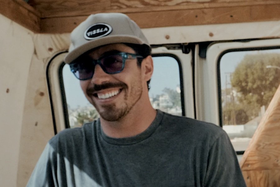 Yago Dora é o novo atleta da Vissla: um campeão do mundo e um sinal claro de que a indústria está viva